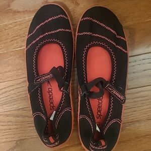 Speedo Black and Pink Mary Jane Water Shoes